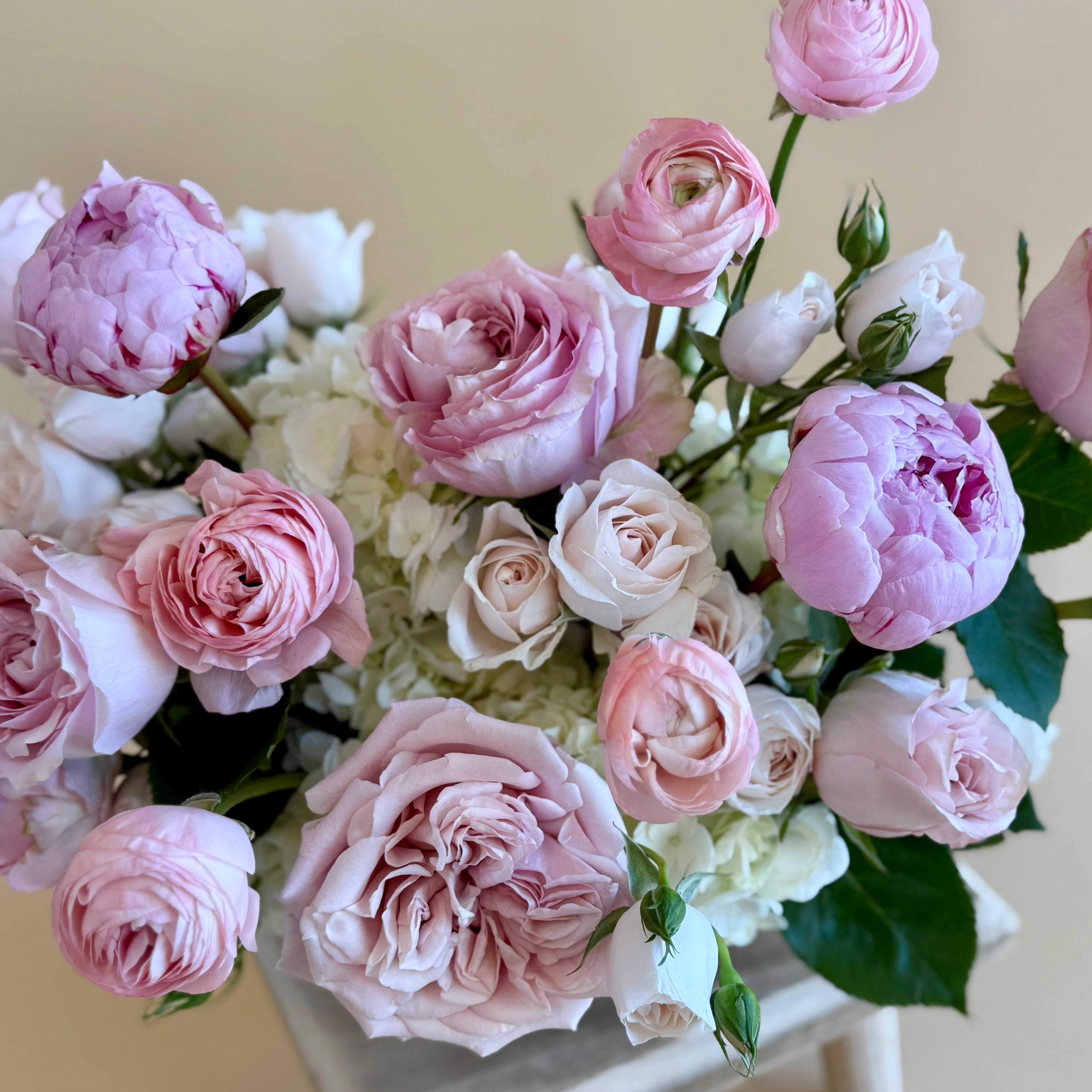 Blush floral vase arrangement