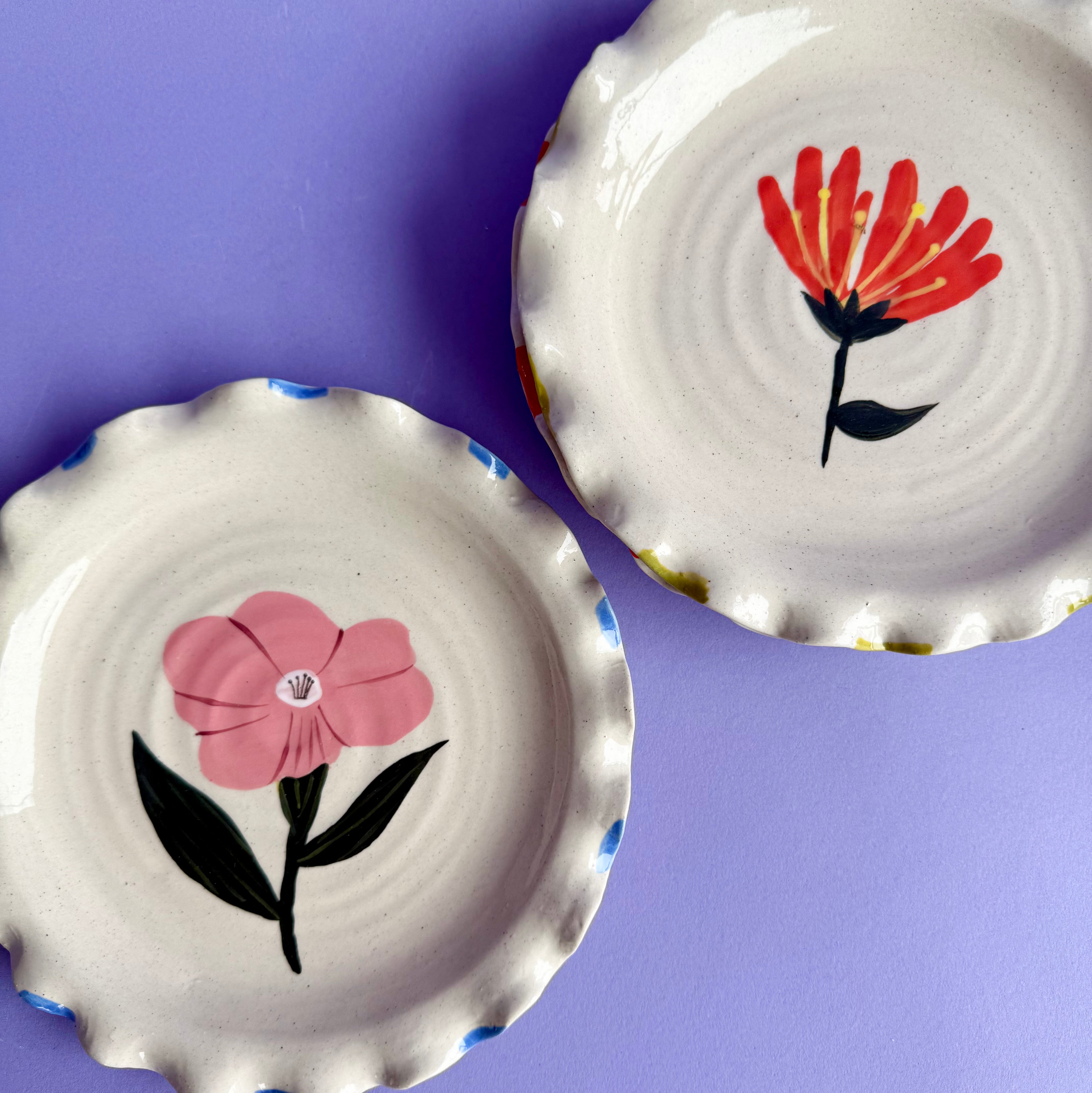 Hand Painted Ruffled Edge Flower Plate