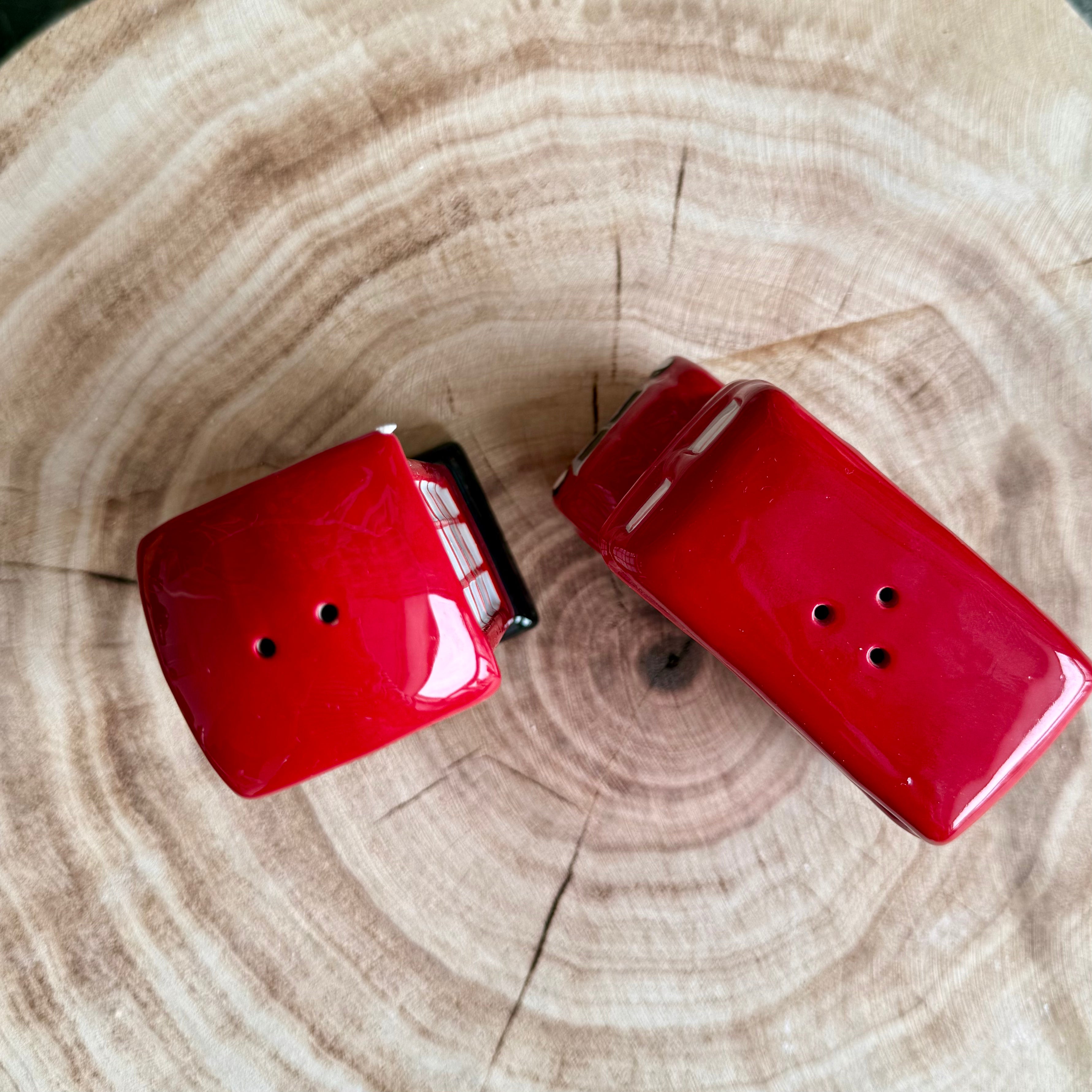 Product shoot of London salt and pepper set. 